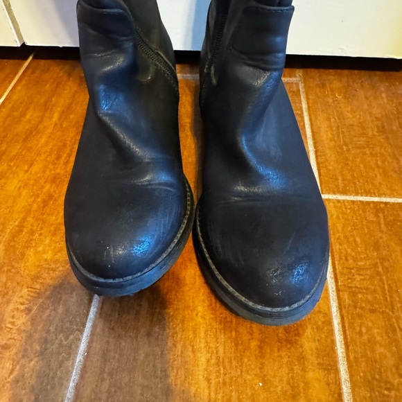 Very Volatile Black Knee High Women’s Boots Faix Leather Side Zipper Sz 7.5 - Picture 5 of 14